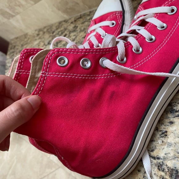 RED HIGH TOP CONVERSE - Picture 5 of 5